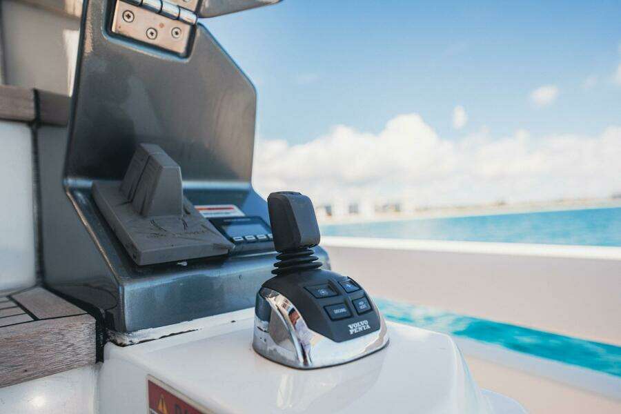 Transcendence 78ft Azimut Yacht For Sale Transcendence 78ft Azimut Yacht For Sale