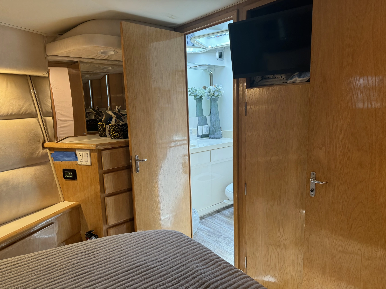 1994 Hatteras 54 Yacht