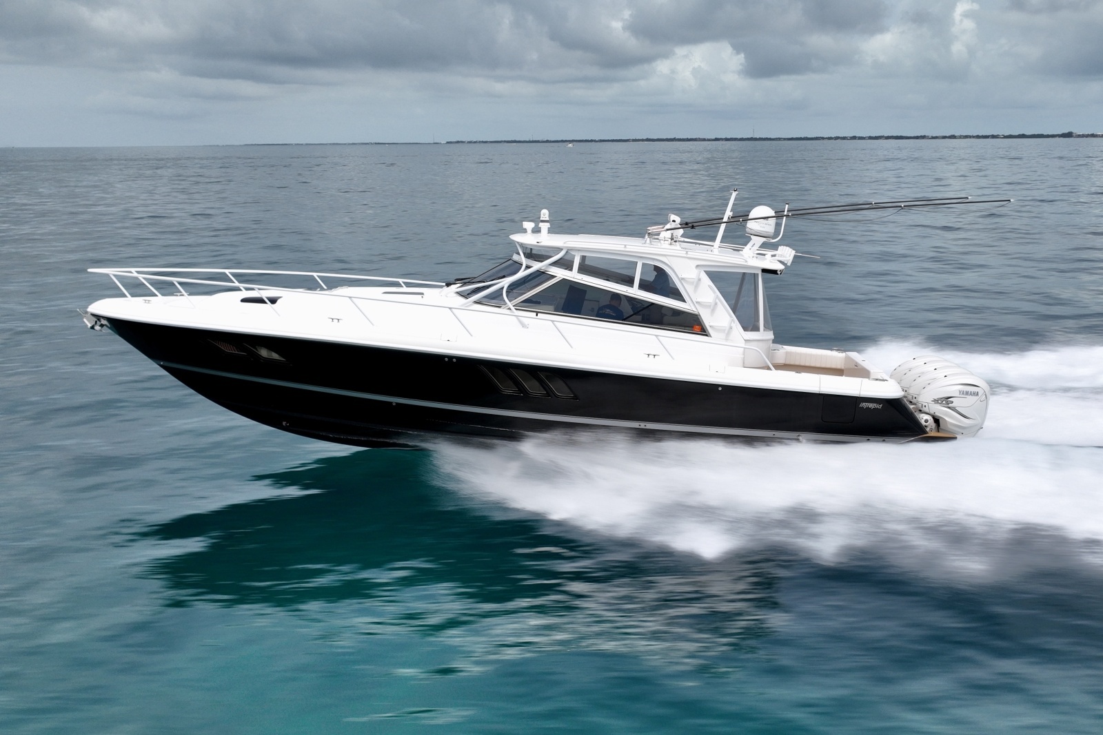 2019 Intrepid 475 Sport Yacht