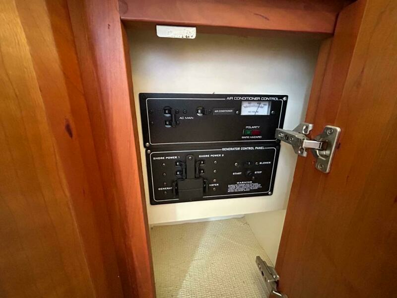Cecelia 35ft Silverton Yacht For Sale