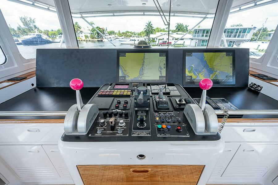COURTNEY ANNE 80ft Donzi Yacht For Sale