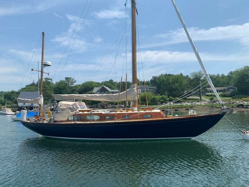 MUSKRAT 39ft Alden Yacht For Sale