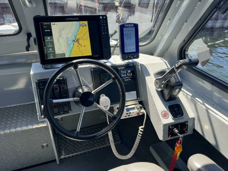 24ft Hewescraft Yacht For Sale