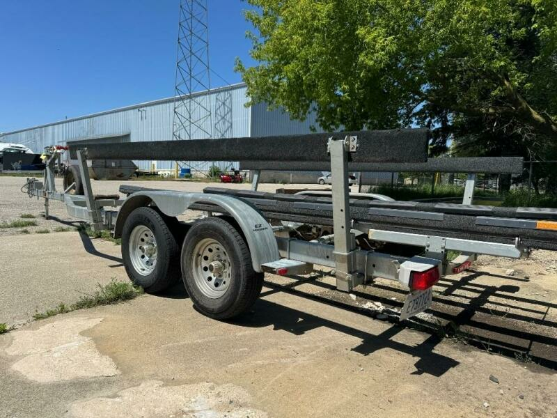 24ft Hewescraft Yacht For Sale