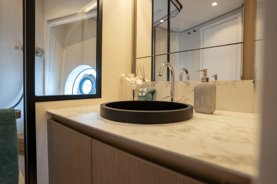 60ft Azimut Yacht For Sale