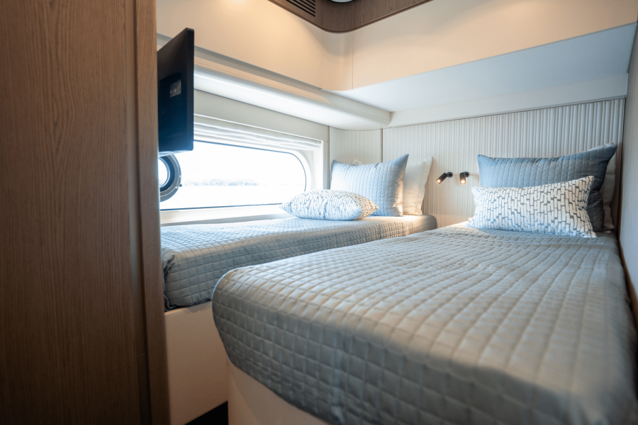 60ft Azimut Yacht For Sale