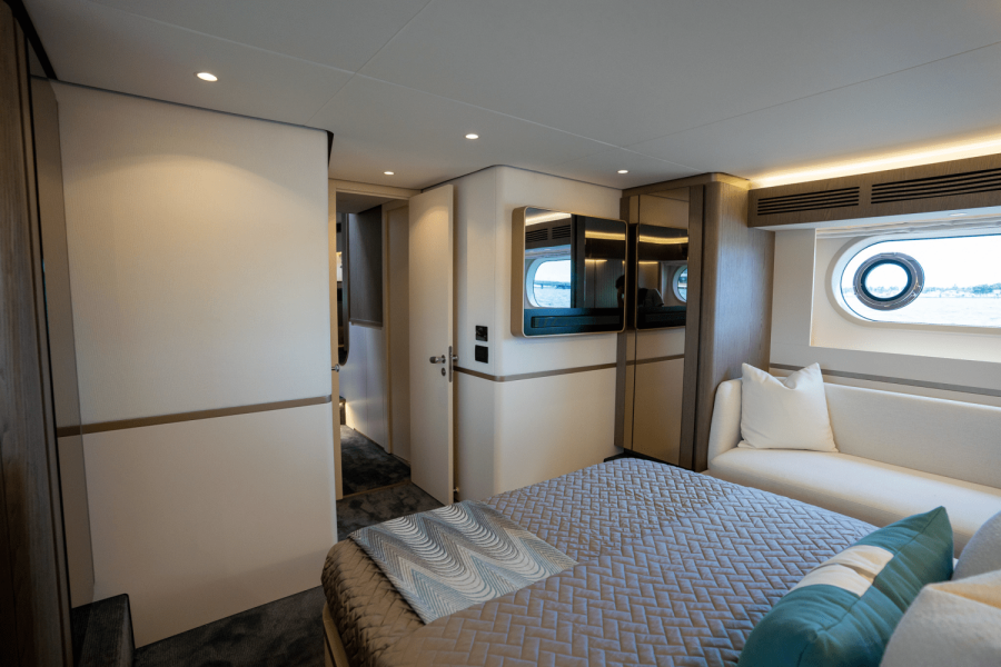 60ft Azimut Yacht For Sale