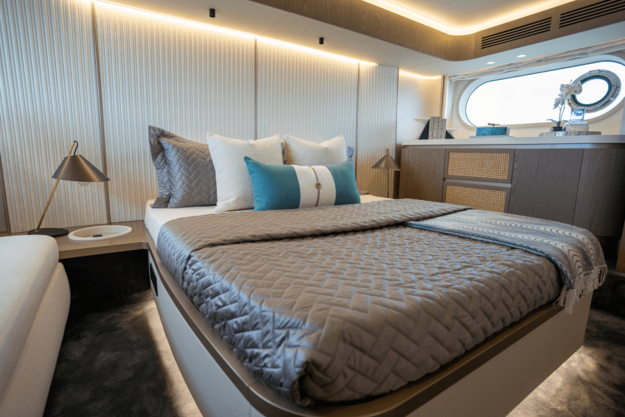 60ft Azimut Yacht For Sale