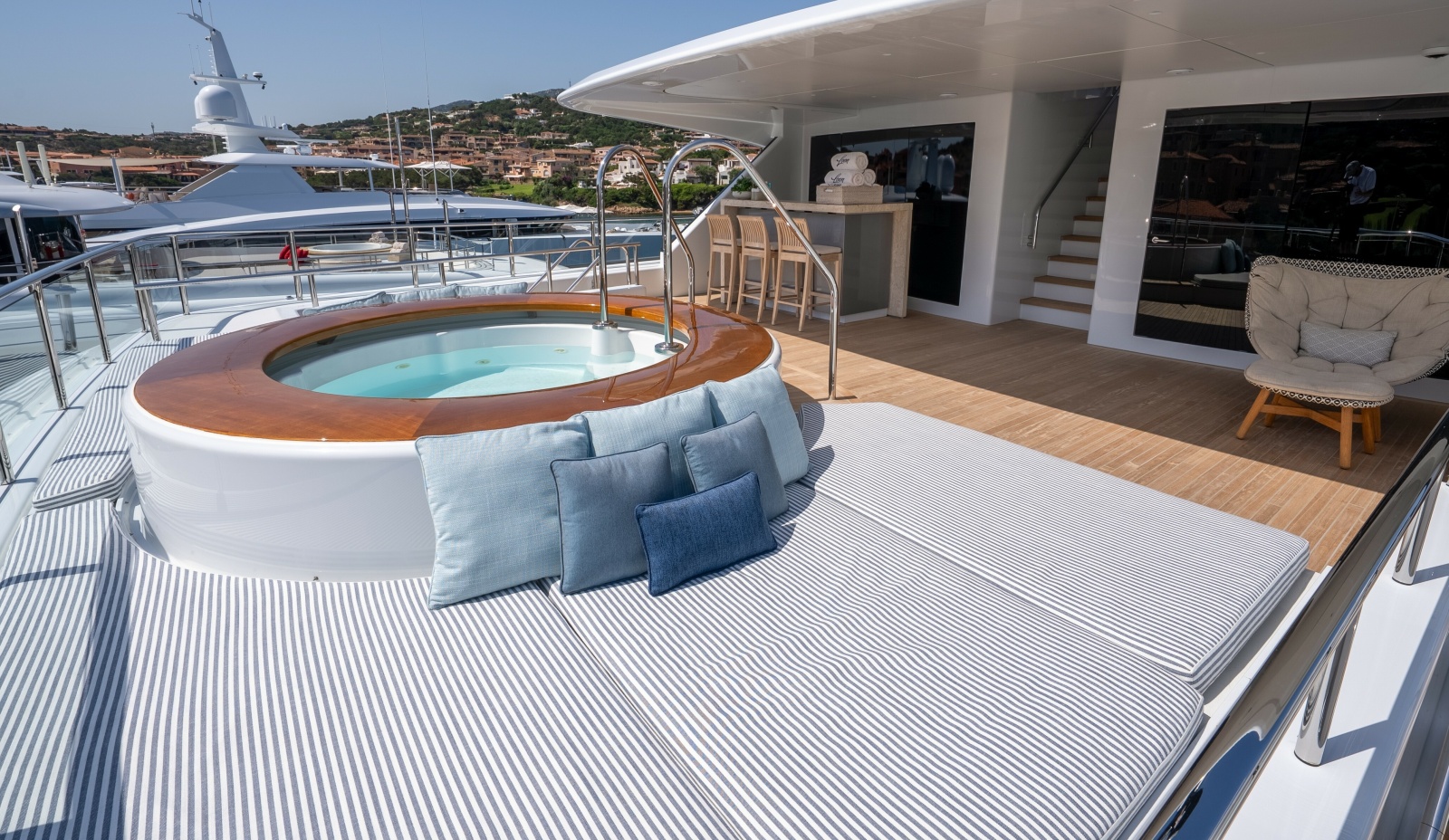 Loon 221' Bridge Deck Aft Jacuzzi and Lounge Area - Ba