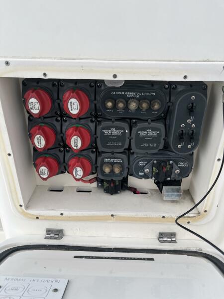 2006 Pursuit 3370 Offshore