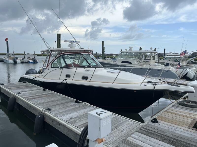 2006 Pursuit 3370 Offshore