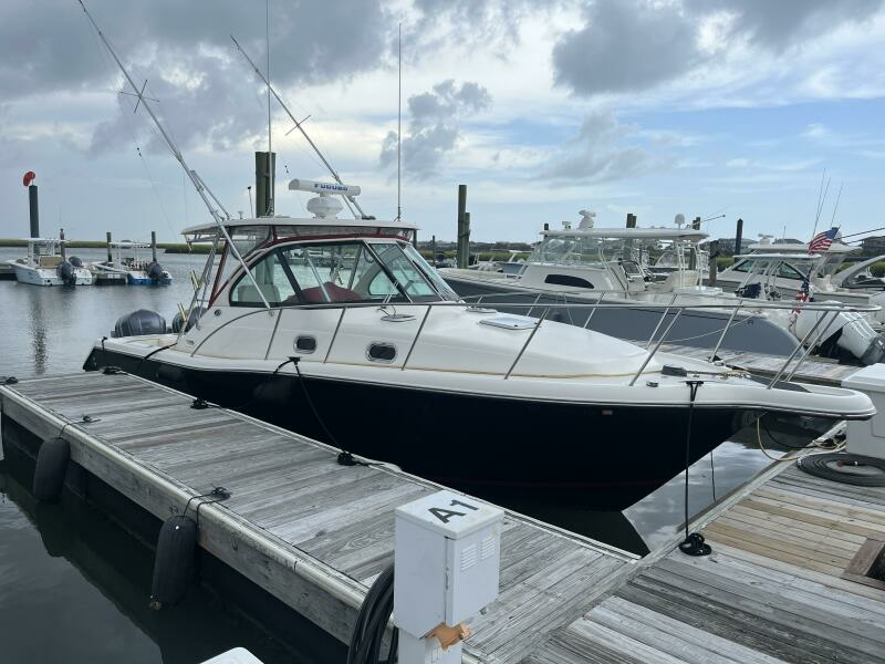 33ft Pursuit Yacht For Sale