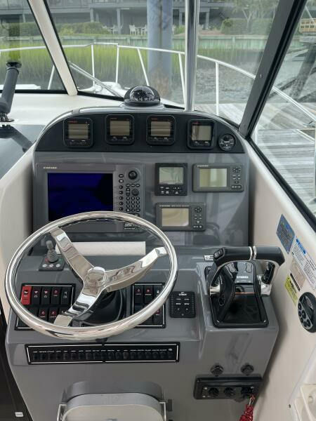 33ft Pursuit Yacht For Sale