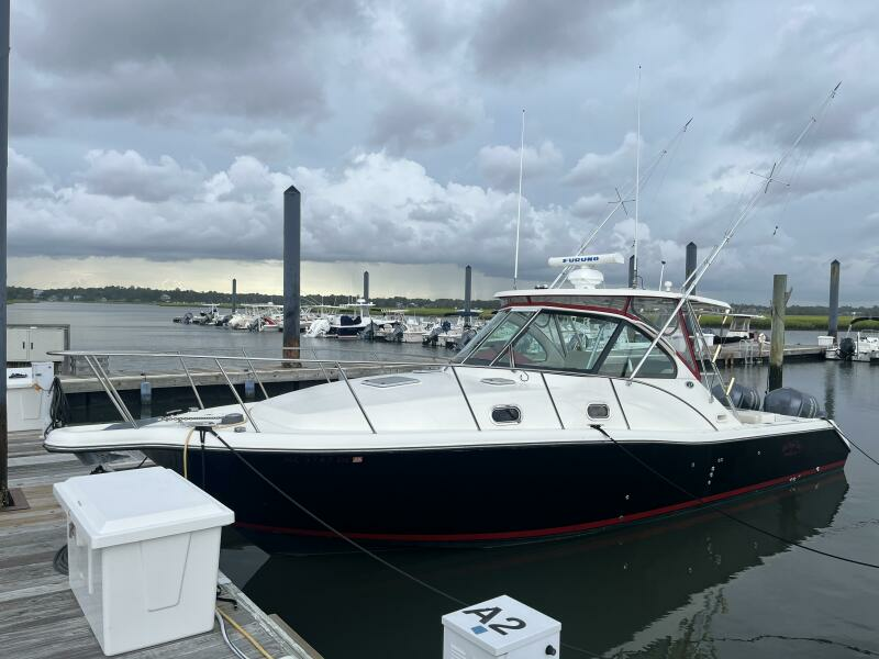 33ft Pursuit Yacht For Sale