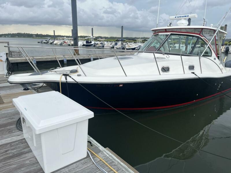 2006 Pursuit 3370 Offshore