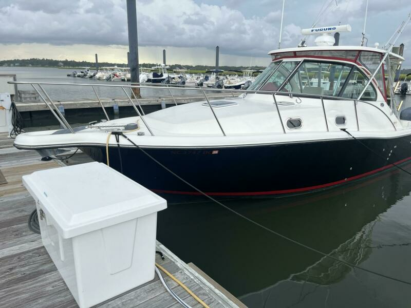 33ft Pursuit Yacht For Sale