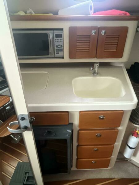 33ft Pursuit Yacht For Sale