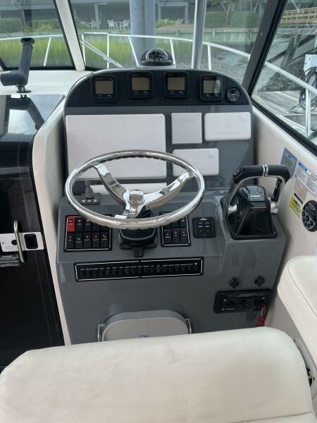 2006 Pursuit 3370 Offshore