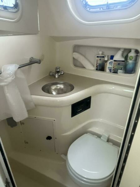 33ft Pursuit Yacht For Sale