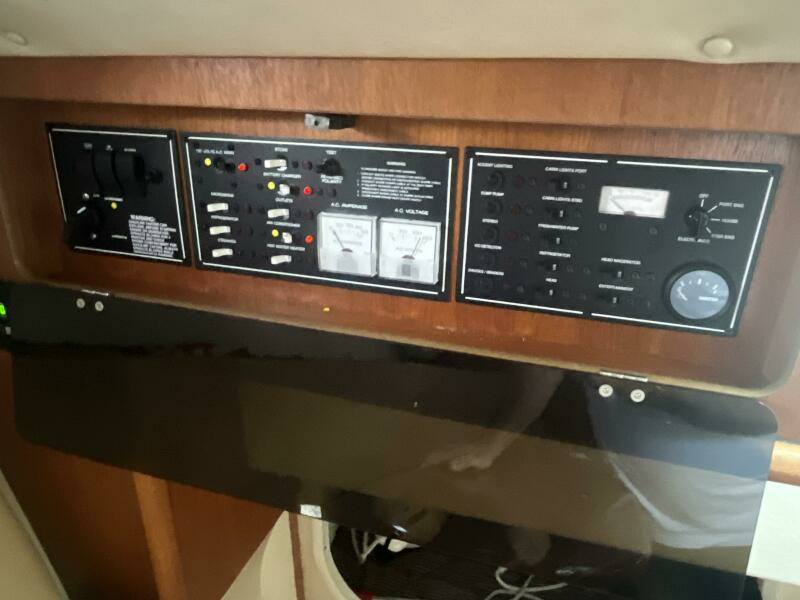 33ft Pursuit Yacht For Sale