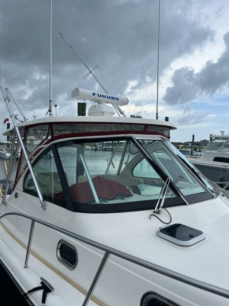 2006 Pursuit 3370 Offshore