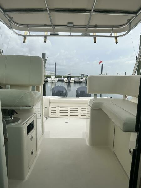 33ft Pursuit Yacht For Sale