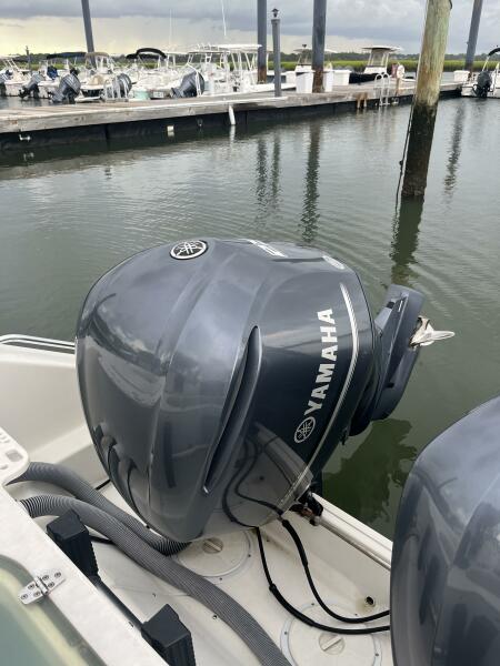 2006 Pursuit 3370 Offshore