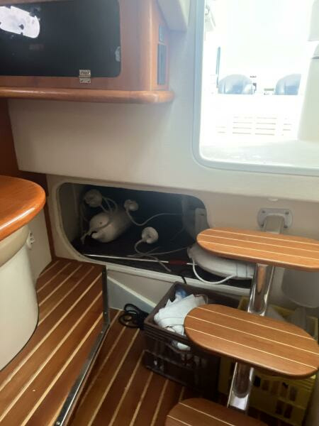 33ft Pursuit Yacht For Sale