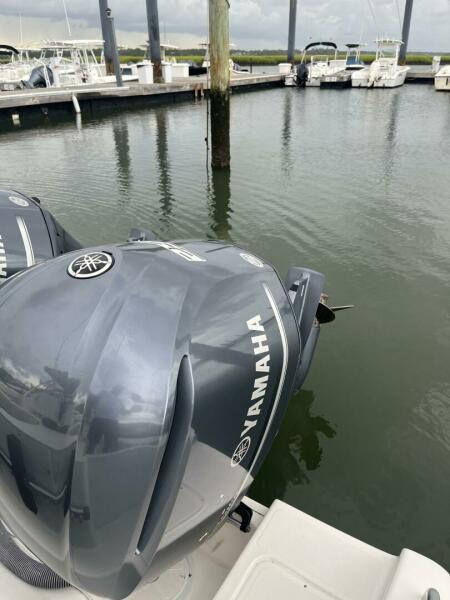 2006 Pursuit 3370 Offshore