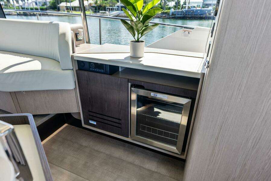 2025 Absolute 47 Fly - Galley