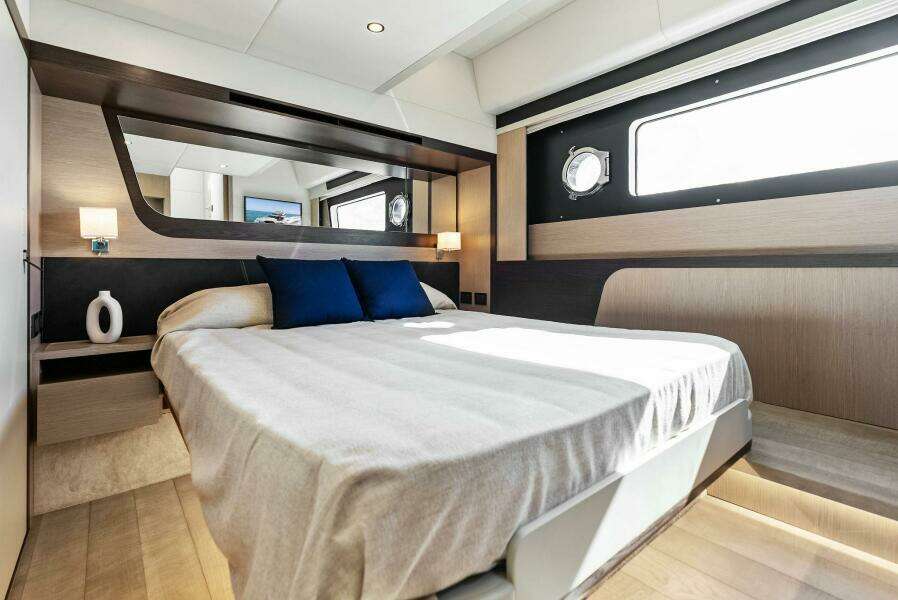 2025 Absolute 47 Fly - VIP Stateroom