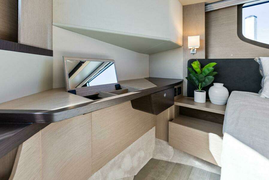 2025 Absolute 47 Fly - Master Stateroom