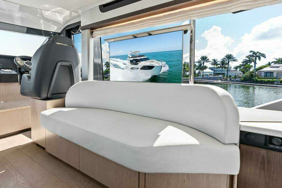 2025 Absolute 47 Fly - Salon Seating 