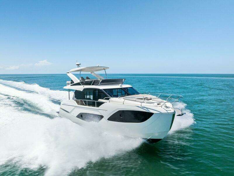 Absolute 47 Fly - Profile Bow 3/4 Starboard 