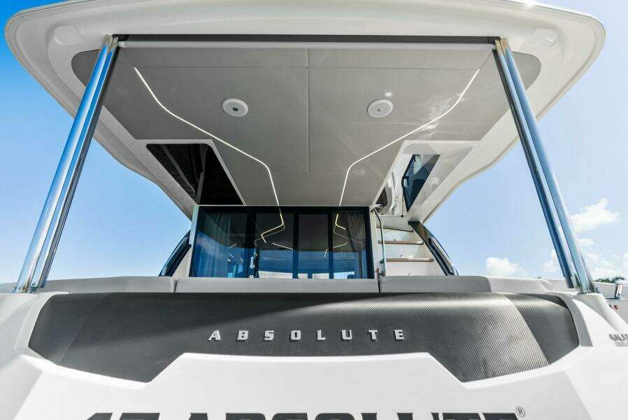 Absolute 47 Fly - Aft Deck
