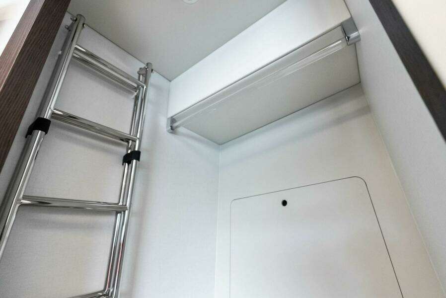 2025 Absolute 47 Fly - Master Stateroom Closet