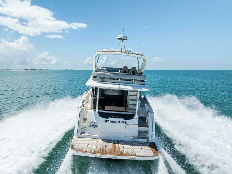 Absolute 47 Fly - Profile Stern