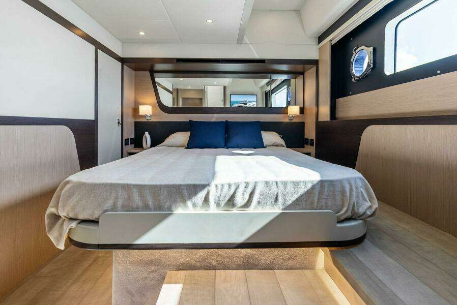 2025 Absolute 47 Fly - VIP Stateroom