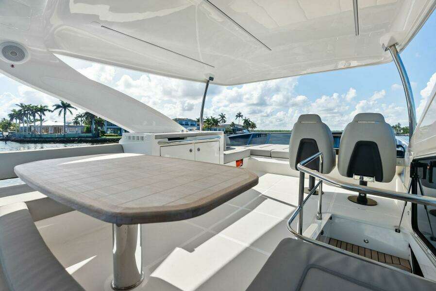 Absolute 47 Fly - Flybridge