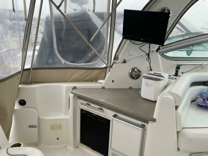 BRITE EYES 35ft Rinker Yacht For Sale