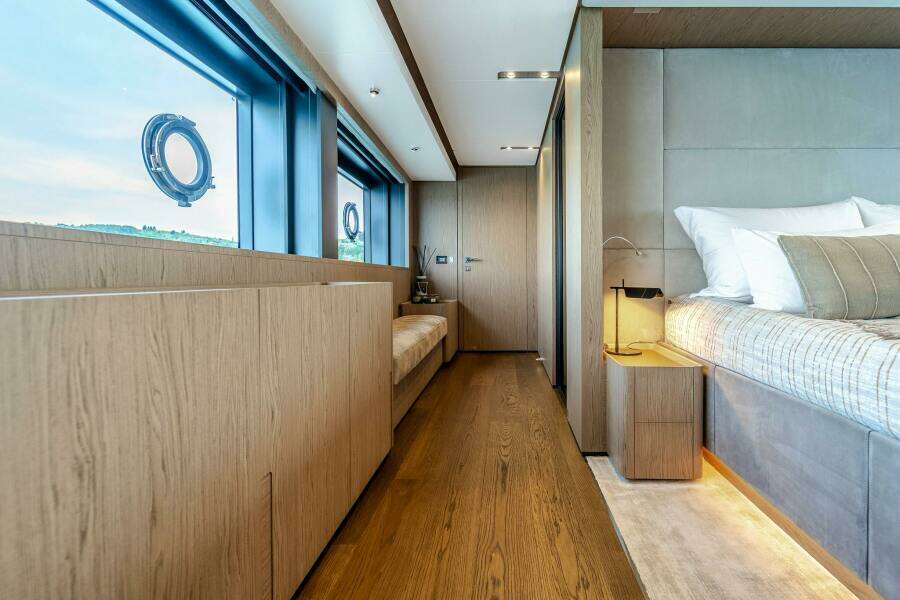 ISOTTA 98ft Ferretti Yachts Yacht For Sale