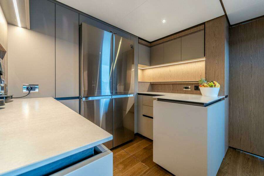 ISOTTA 98ft Ferretti Yachts Yacht For Sale