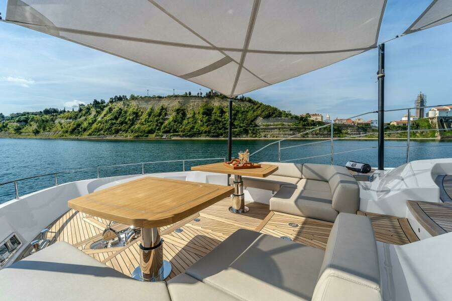 ISOTTA 98ft Ferretti Yachts Yacht For Sale