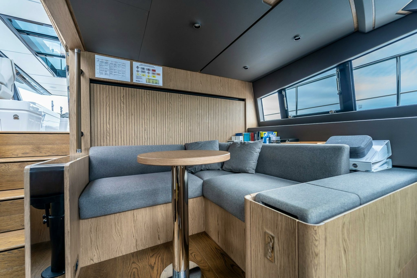 ISOTTA 98ft Ferretti Yachts Yacht For Sale