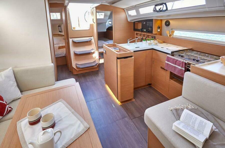 2025 Jeanneau Sun Odyssey 410
