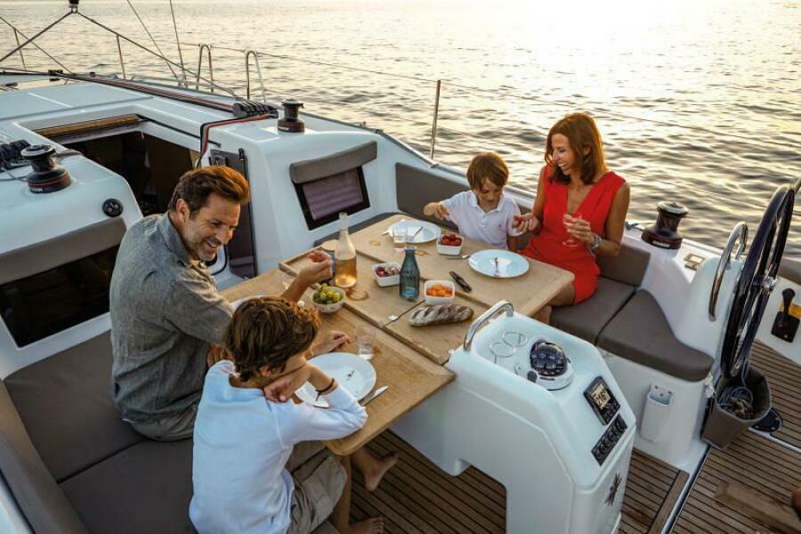 2025 Jeanneau Sun Odyssey 410