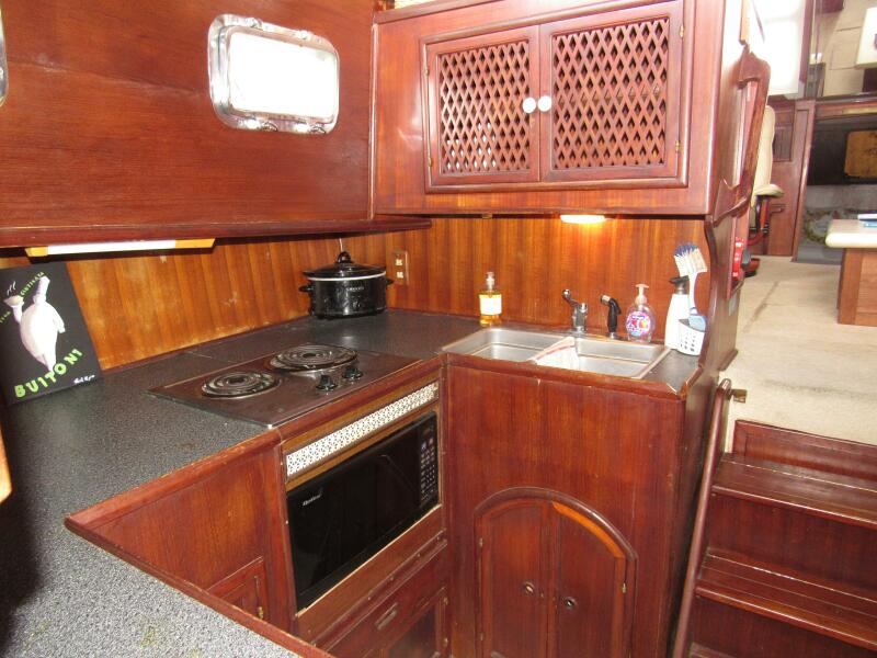 1983 Tung Hwa