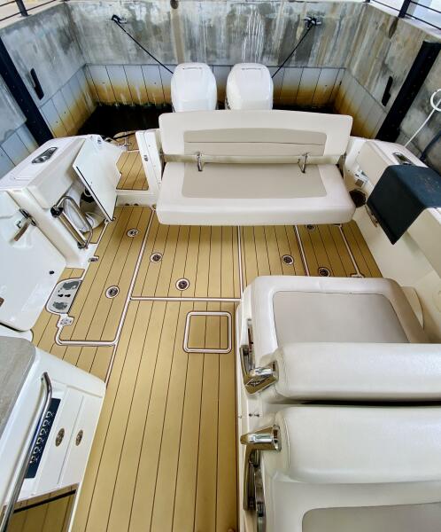 32' 2018 Boston Whaler 320 Vantage