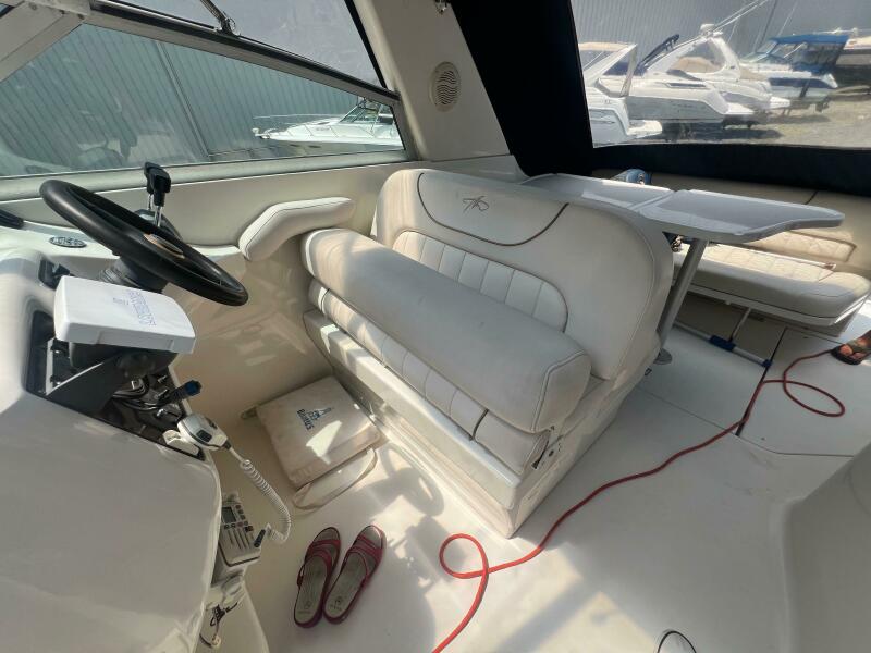 2000 Monterey 302 Cruiser