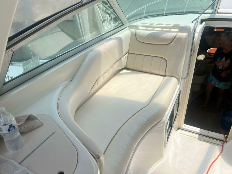 2000 Monterey 302 Cruiser
